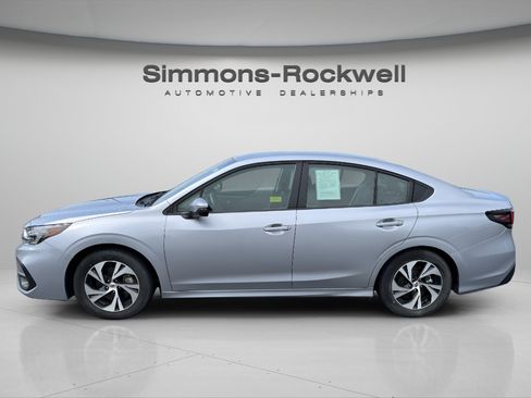 Used 2025 Subaru Legacy Premium AWD/4WD image 2