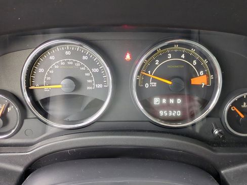 Used 2014 Jeep Compass Latitude image 36