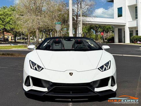 Used 2020 Lamborghini Huracan EVO image 7