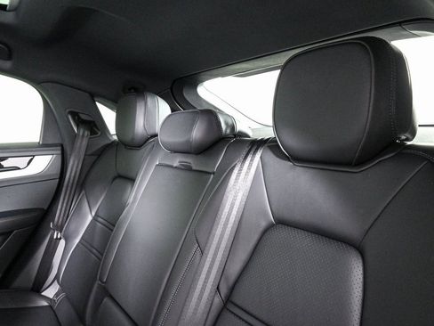 New 2025 Porsche Cayenne Coupe image 22