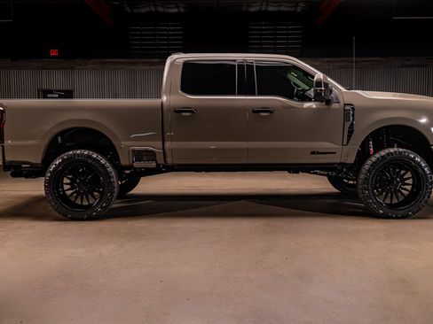 Used 2026 Ford F250 Platinum w/ Platinum Plus Package AWD/4WD image 11