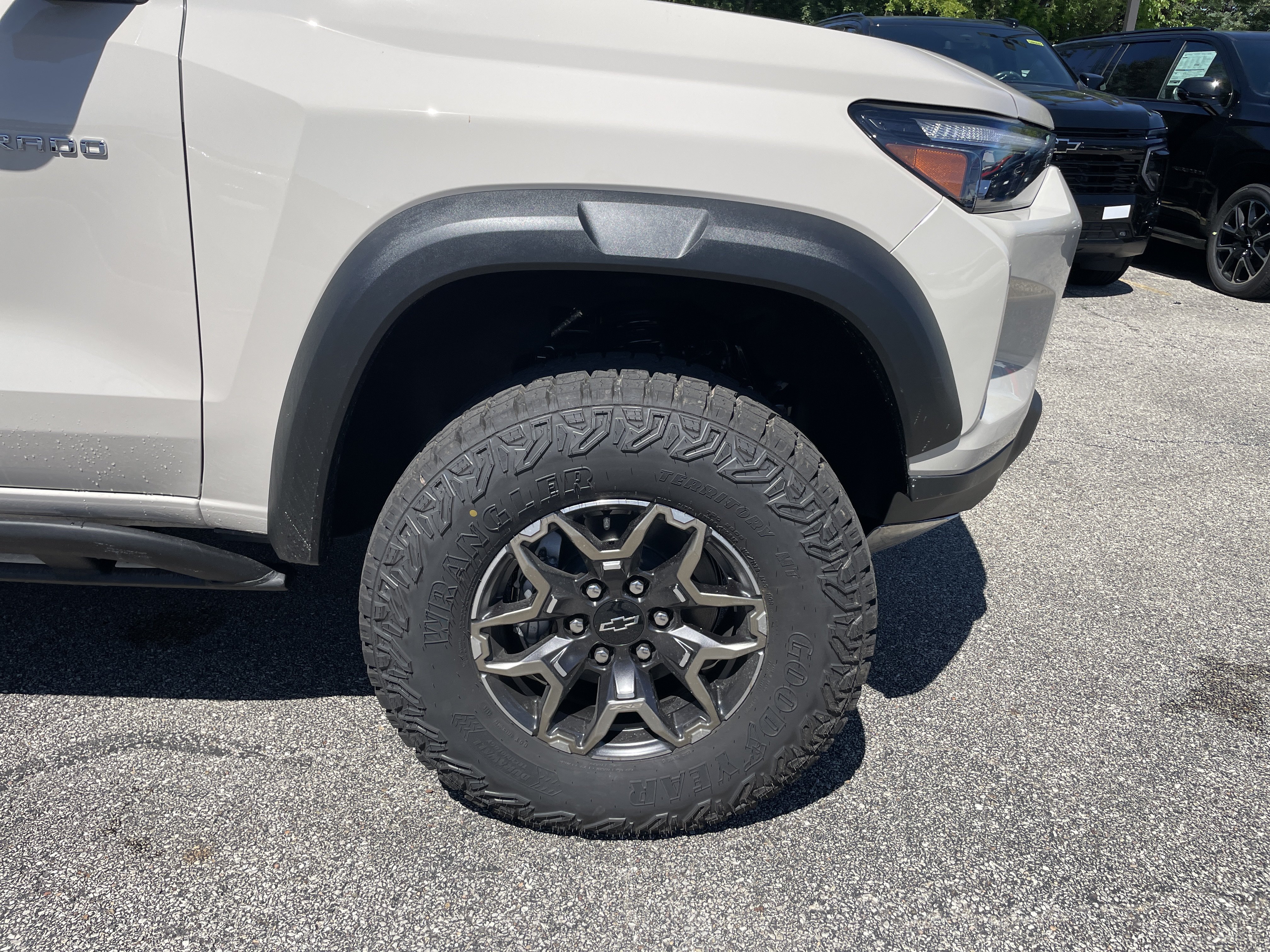 New 2026 Chevrolet Colorado ZR2 w/ Technology Package AWD/4WD image 31