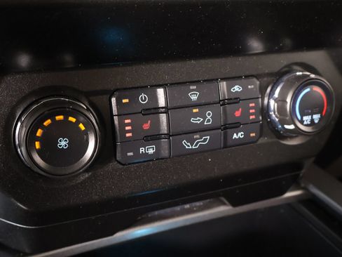 Used 2020 Ford F150 XLT w/ Equipment Group 302A Luxury AWD/4WD image 8