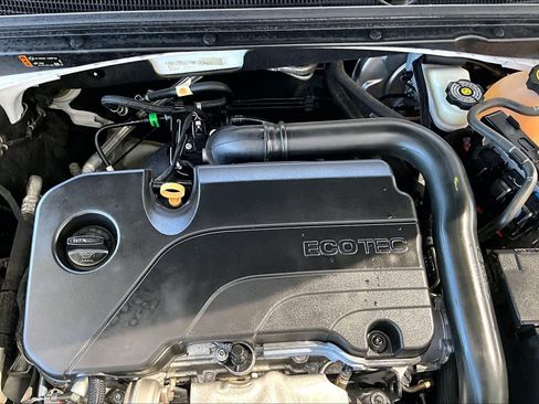 Used 2021 Chevrolet Malibu LT FWD image 32