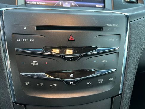 Used 2013 Lincoln MKS AWD image 18