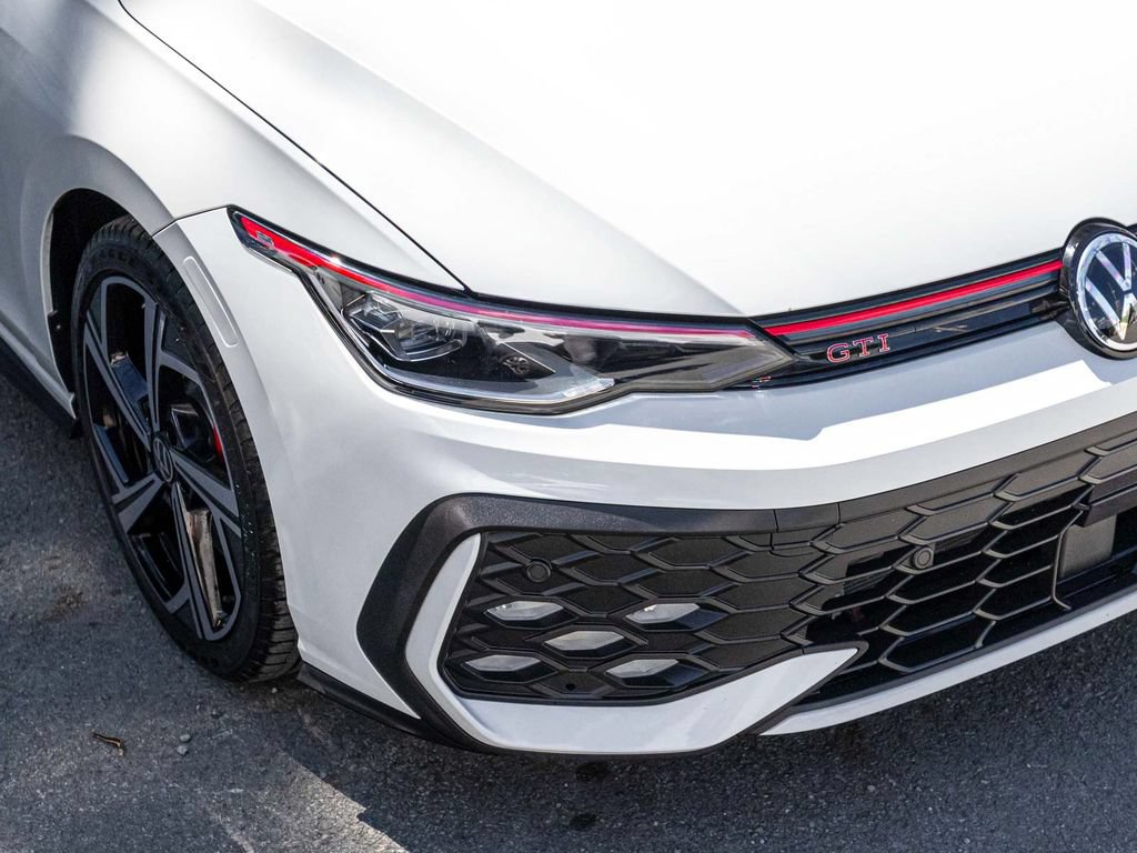 Used 2025 Volkswagen GTI SE FWD image 34