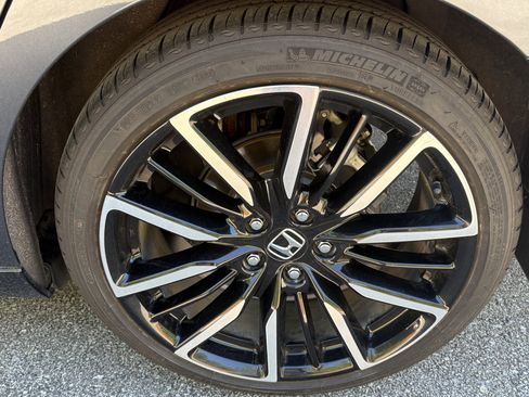 Used 2024 Honda Accord Touring image 13