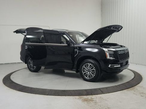 Used 2025 Nissan Armada SL w/ Captain's Chari Seat Package AWD/4WD image 10