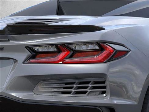 New 2025 Chevrolet Corvette E-Ray image 11