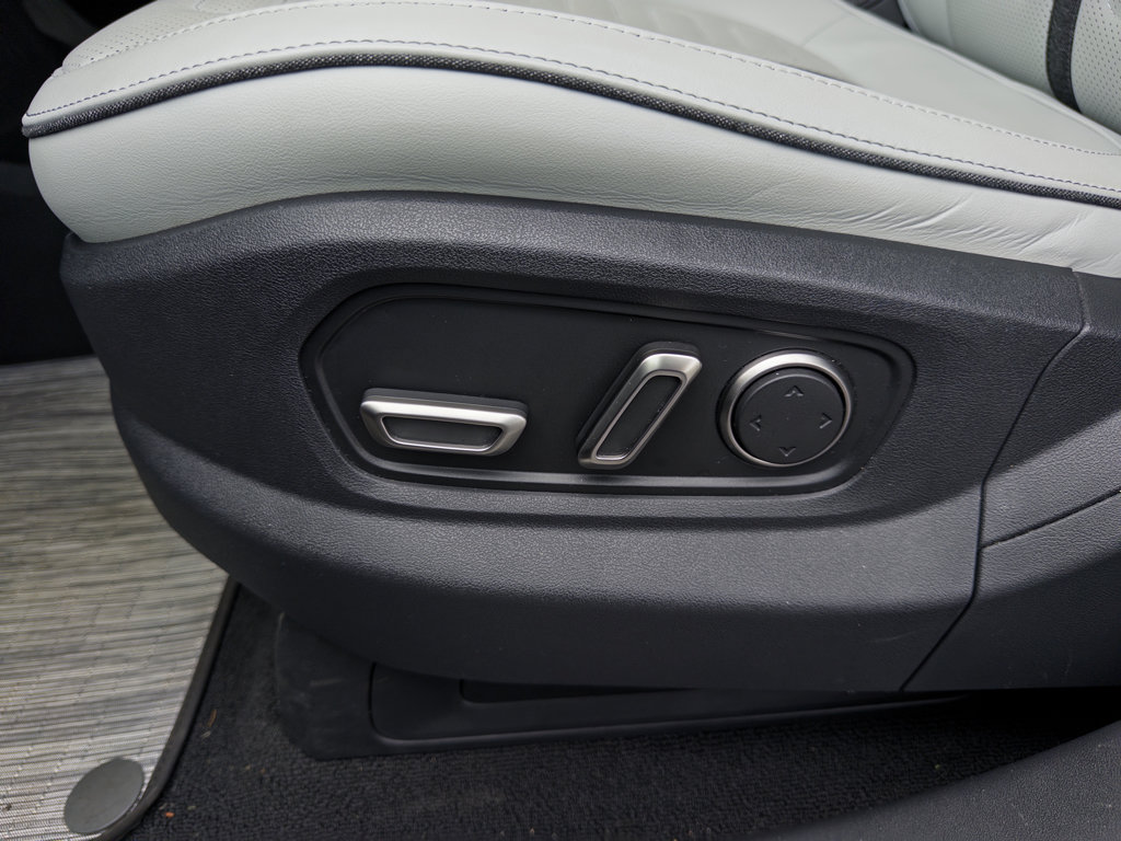 Used 2024 Rivian R1S Adventure Dual AWD/4WD image 6