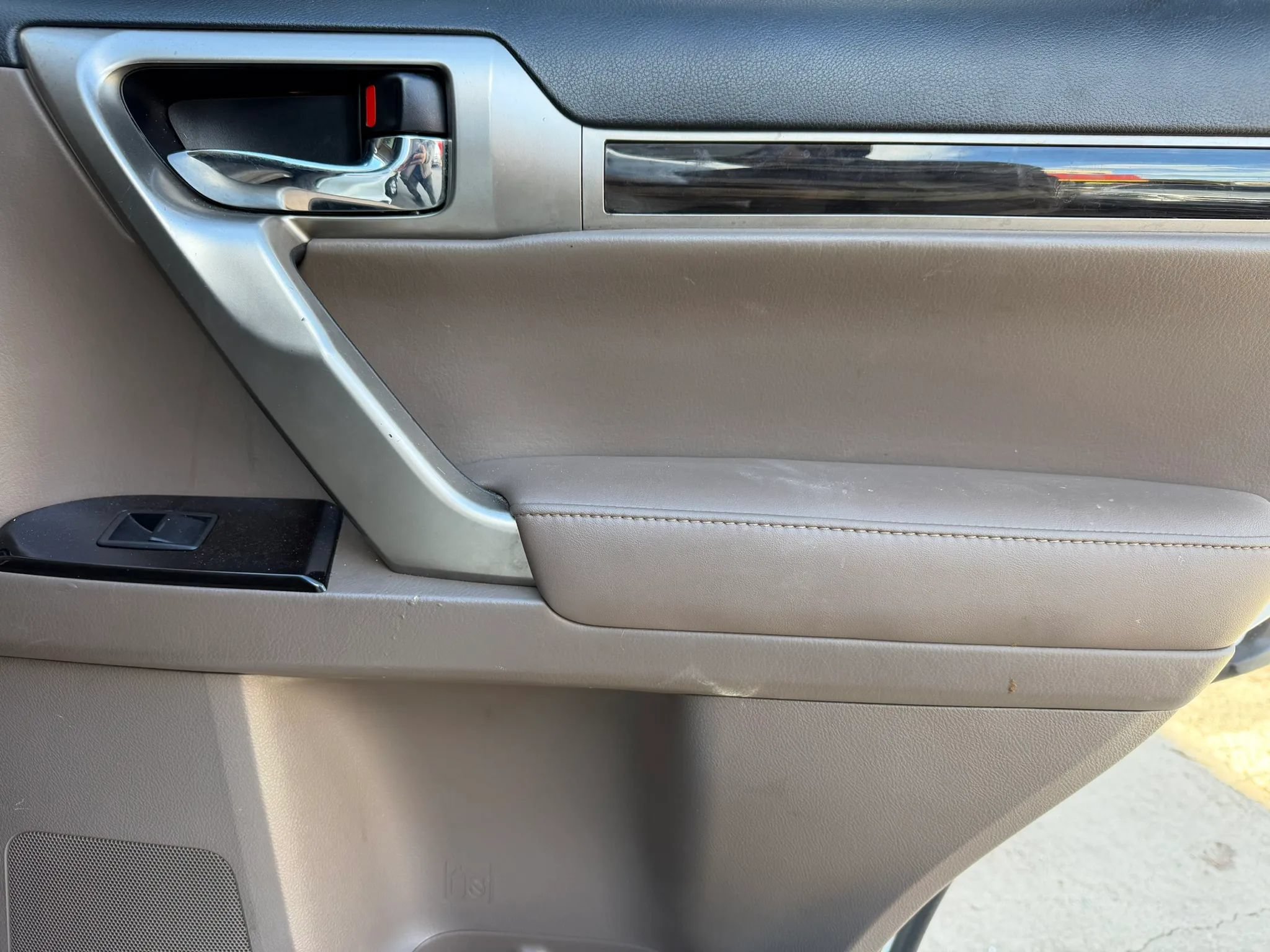 Used 2016 Lexus GX 460 w/ Navigation Package AWD/4WD image 10
