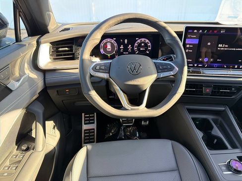 Used 2026 Volkswagen Tiguan SE R-Line AWD/4WD image 14