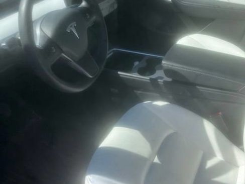 Used 2021 Tesla Model Y Long Range AWD/4WD image 9