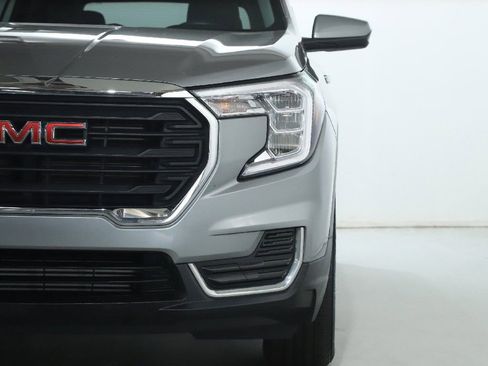 Used 2023 GMC Terrain SLE w/ Driver Convenience Package FWD image 8