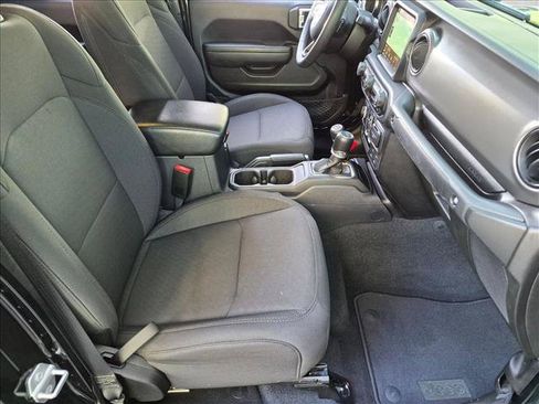 Used 2023 Jeep Gladiator Sport AWD/4WD image 21