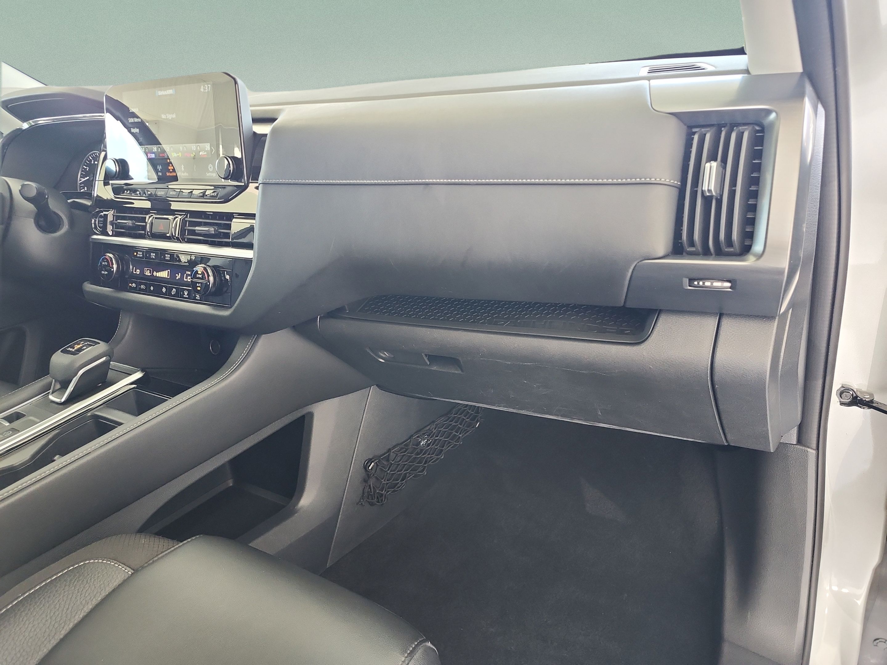 Used 2024 Nissan Pathfinder SL w/ SL Premium Package AWD/4WD image 21