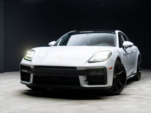 Used 2025 Porsche Panamera 4 AWD/4WD image 2