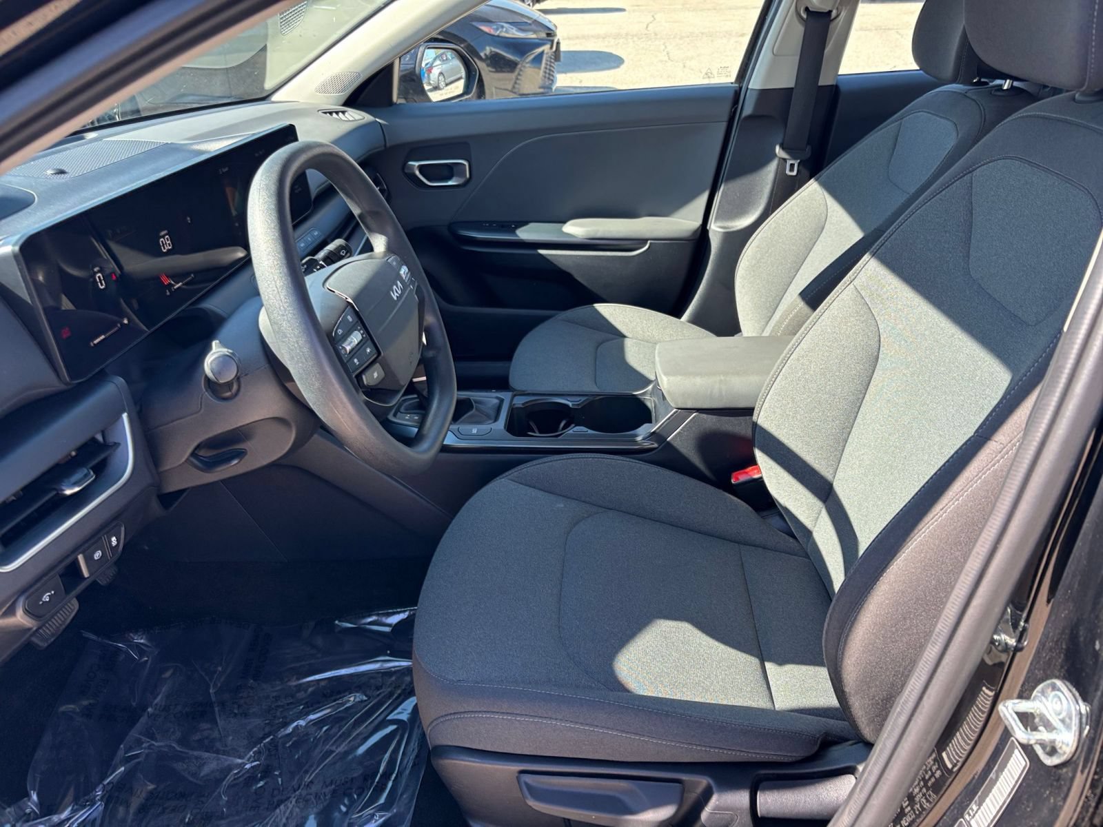 Used 2025 Kia K4 FWD image 25