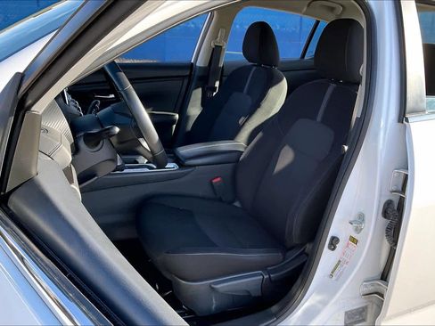 Used 2024 Nissan Sentra SV w/ All-Weather Package image 7