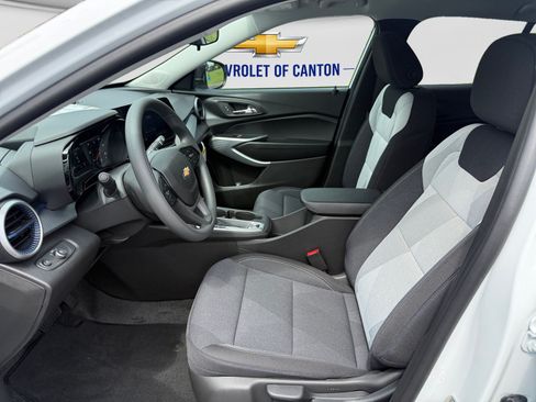 New 2026 Chevrolet Trax LS FWD image 9