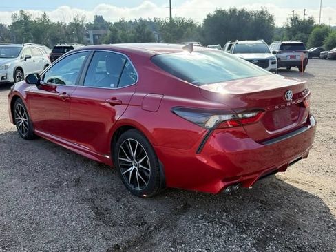 Used 2021 Toyota Camry SE FWD image 3