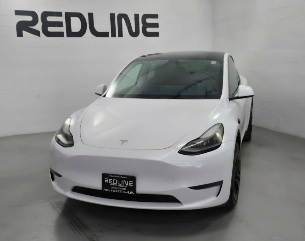 Used 2023 Tesla Model Y AWD image 3