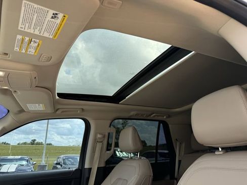 Used 2022 Ford Expedition Limited image 14