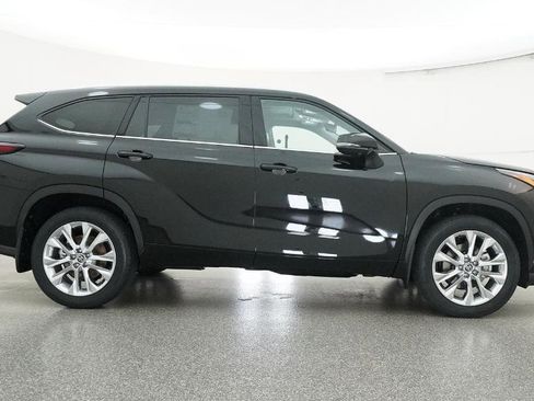 New 2026 Toyota Highlander Limited image 26