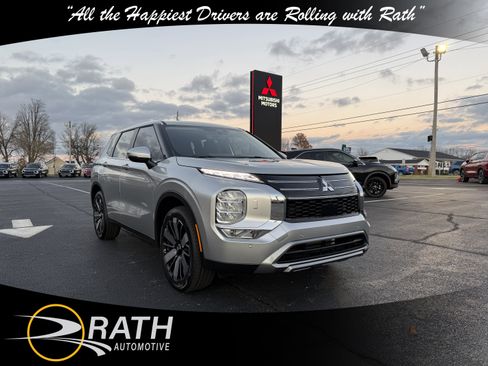 New 2025 Mitsubishi Outlander SE image 1