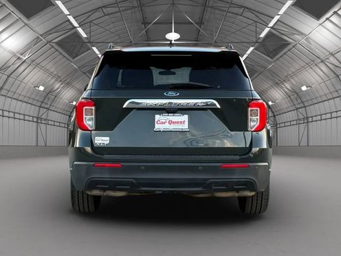 Used 2022 Ford Explorer XLT image 6
