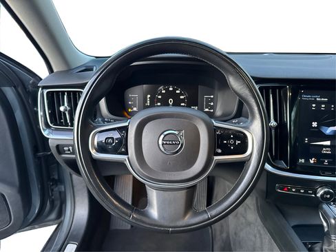 Used 2019 Volvo S60 T6 Momentum w/ Premium Package image 20