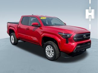 Used 2025 Toyota Tacoma SR5 video 1