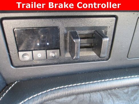 Used 2022 Nissan Armada Platinum w/ Captain's Chairs Package image 19