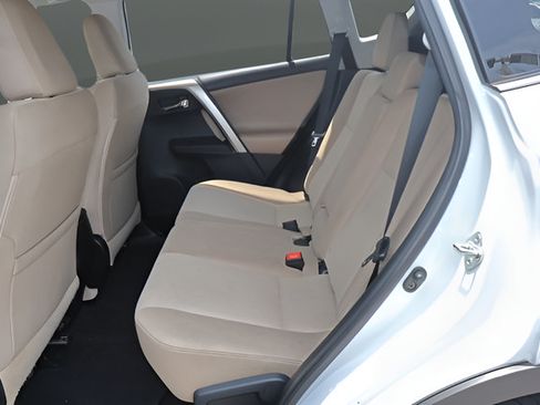 Used 2015 Toyota RAV4 XLE FWD image 14