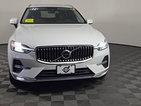 Certified 2022 Volvo XC60 B5 Inscription w/ Advanced Package image 4