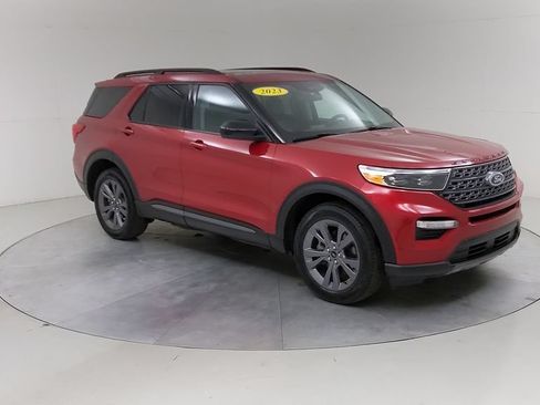Certified 2023 Ford Explorer XLT w/ Equipment Group 202A AWD/4WD image 11