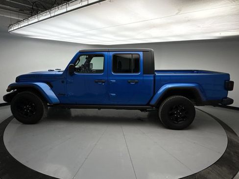 Used 2021 Jeep Gladiator Sport image 2