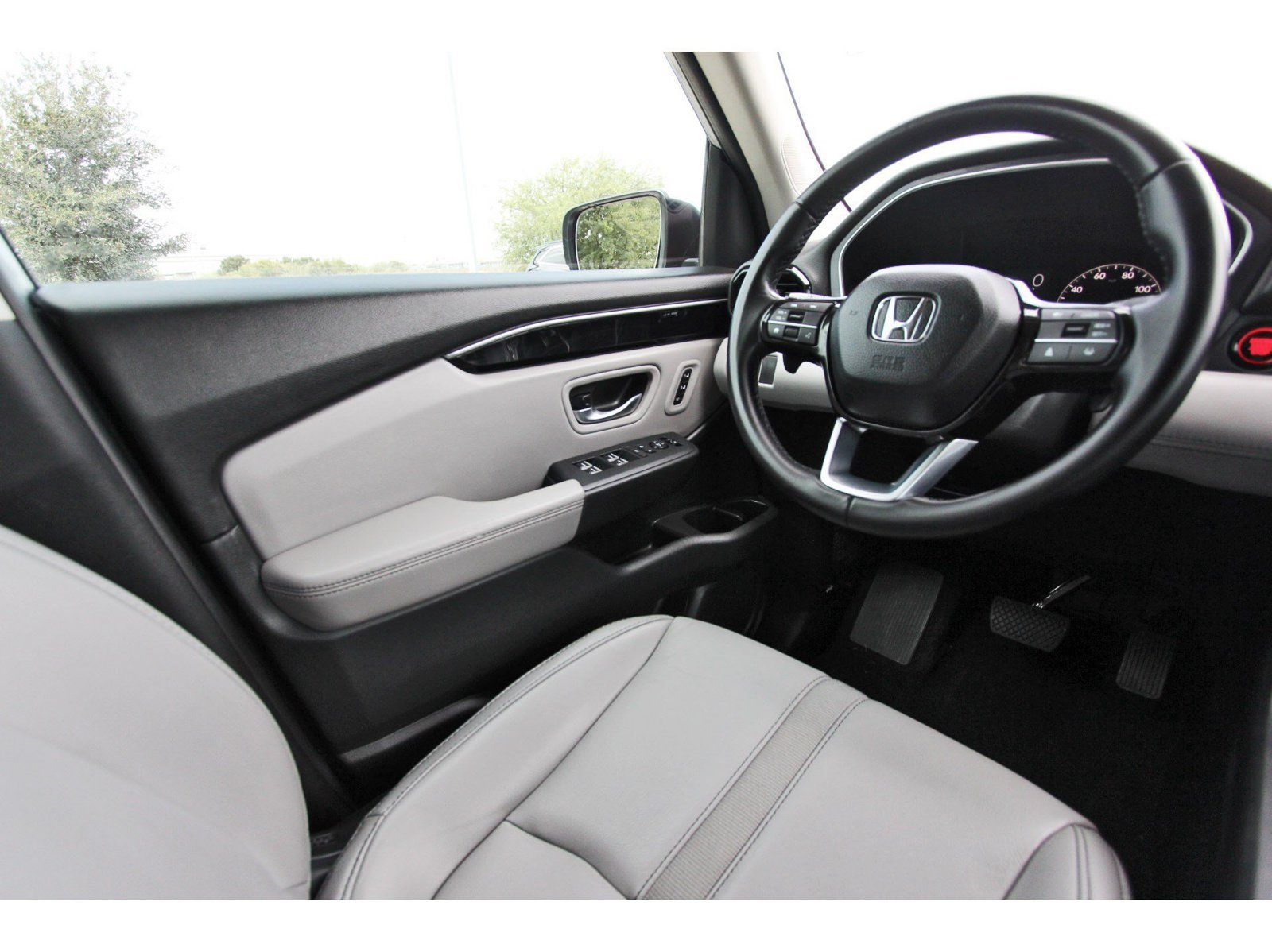 Used 2025 Honda Pilot EX-L image 9