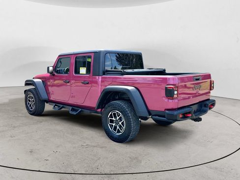 Used 2024 Jeep Gladiator Rubicon AWD/4WD image 3