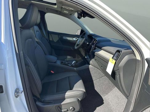 New 2026 Volvo XC40 B4 Plus w/ Protection Package Premier FWD image 15