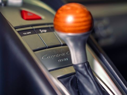 Used 2005 Porsche Carrera GT RWD image 38