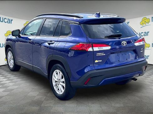 Used 2024 Toyota Corolla Cross LE image 4