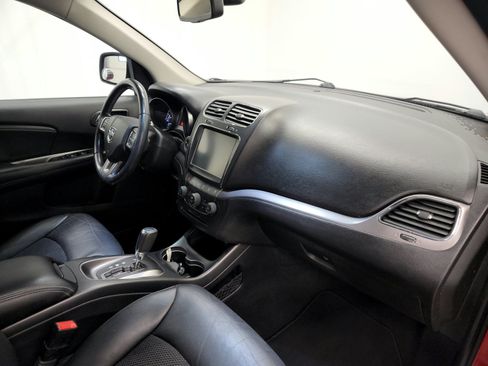 Used 2019 Dodge Journey Crossroad FWD image 21