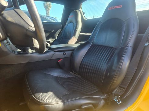 Used 2002 Chevrolet Corvette Z06 w/ Memory Pkg image 10