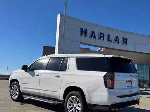 Used 2021 Chevrolet Suburban Premier w/ Premium Package image 3