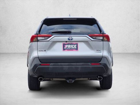 Used 2021 Toyota RAV4 XLE w/ Convenience Package AWD/4WD image 7