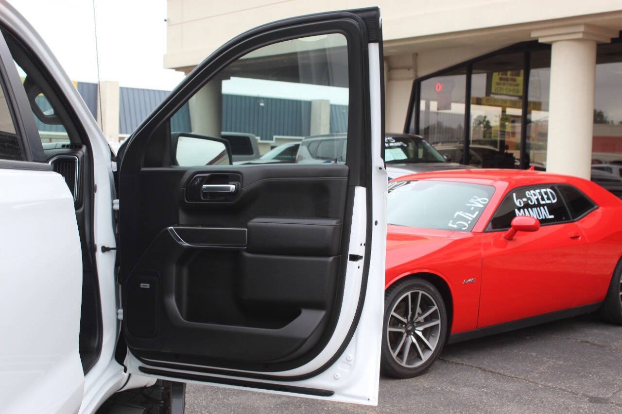 Used 2019 Chevrolet Silverado 1500 RST RWD image 12