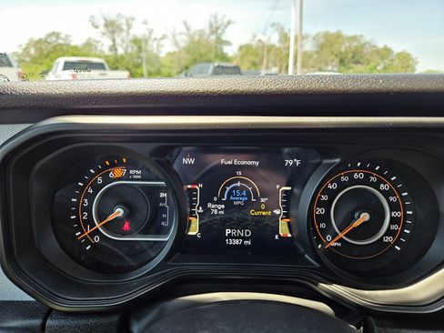Used 2025 Jeep Wrangler Unlimited Sport AWD/4WD image 11