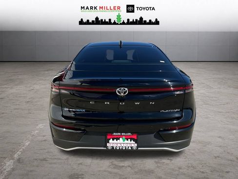 Certified 2025 Toyota Crown Platinum AWD/4WD image 4