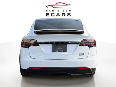 Used 2023 Tesla Model X Plaid image 6